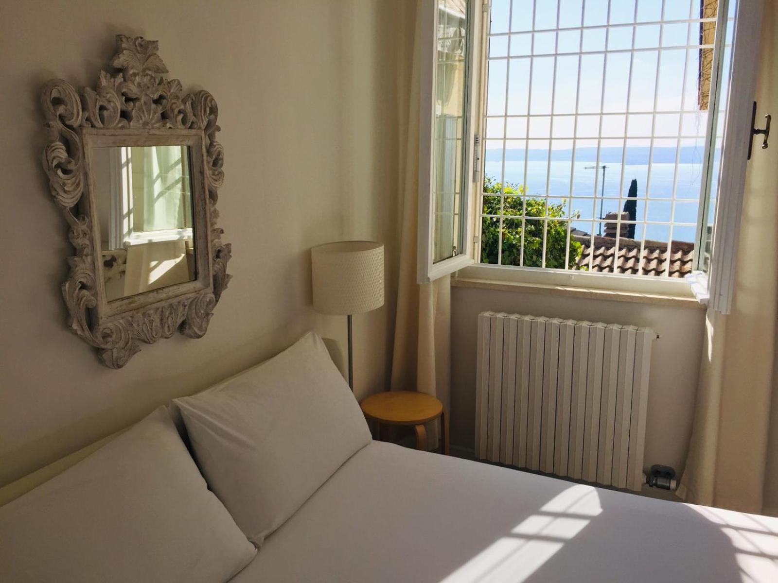 Casa Vacanze Mazurine10 Torri Del Benaco Dış mekan fotoğraf
