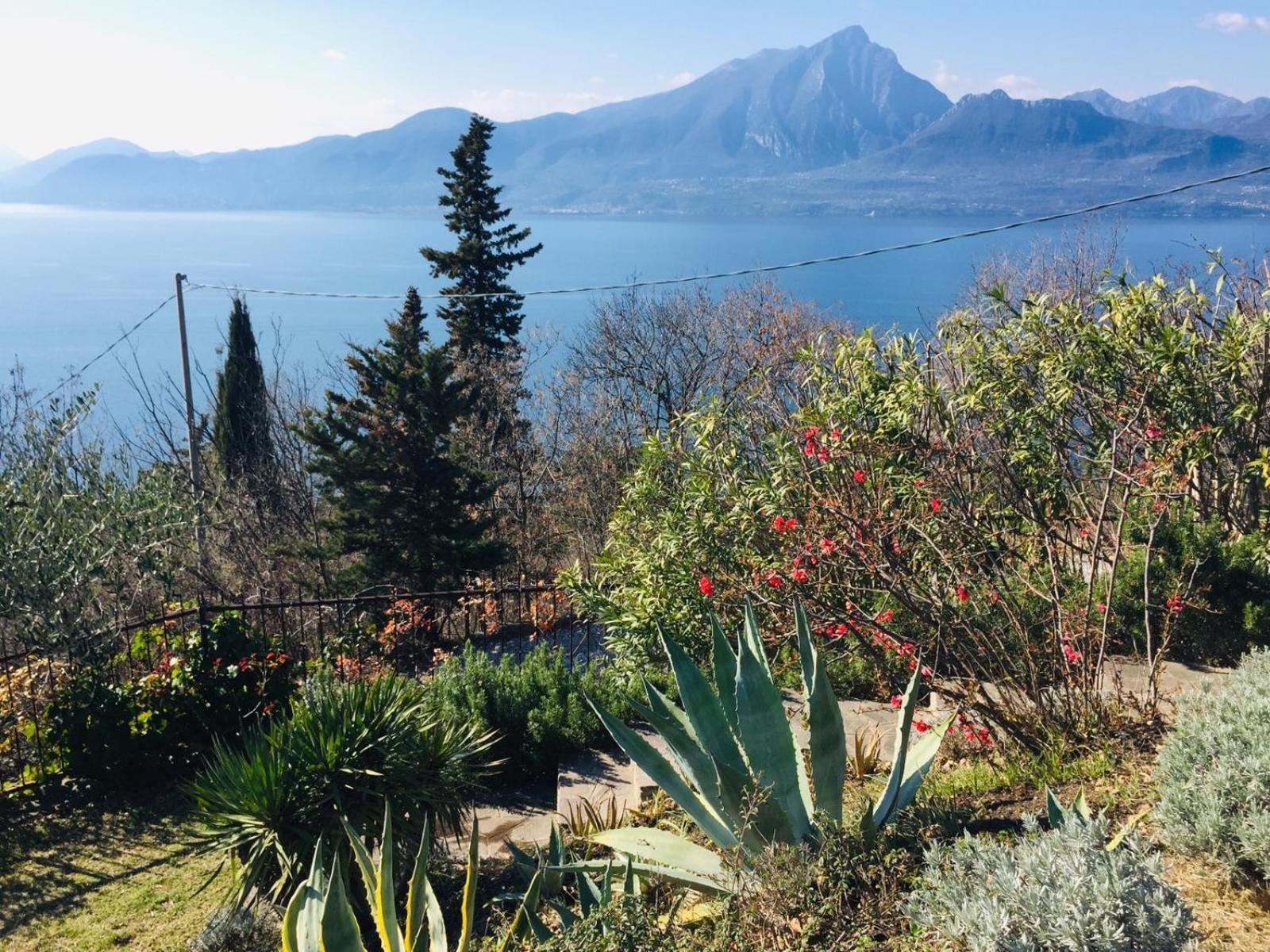 Casa Vacanze Mazurine10 Torri Del Benaco Dış mekan fotoğraf