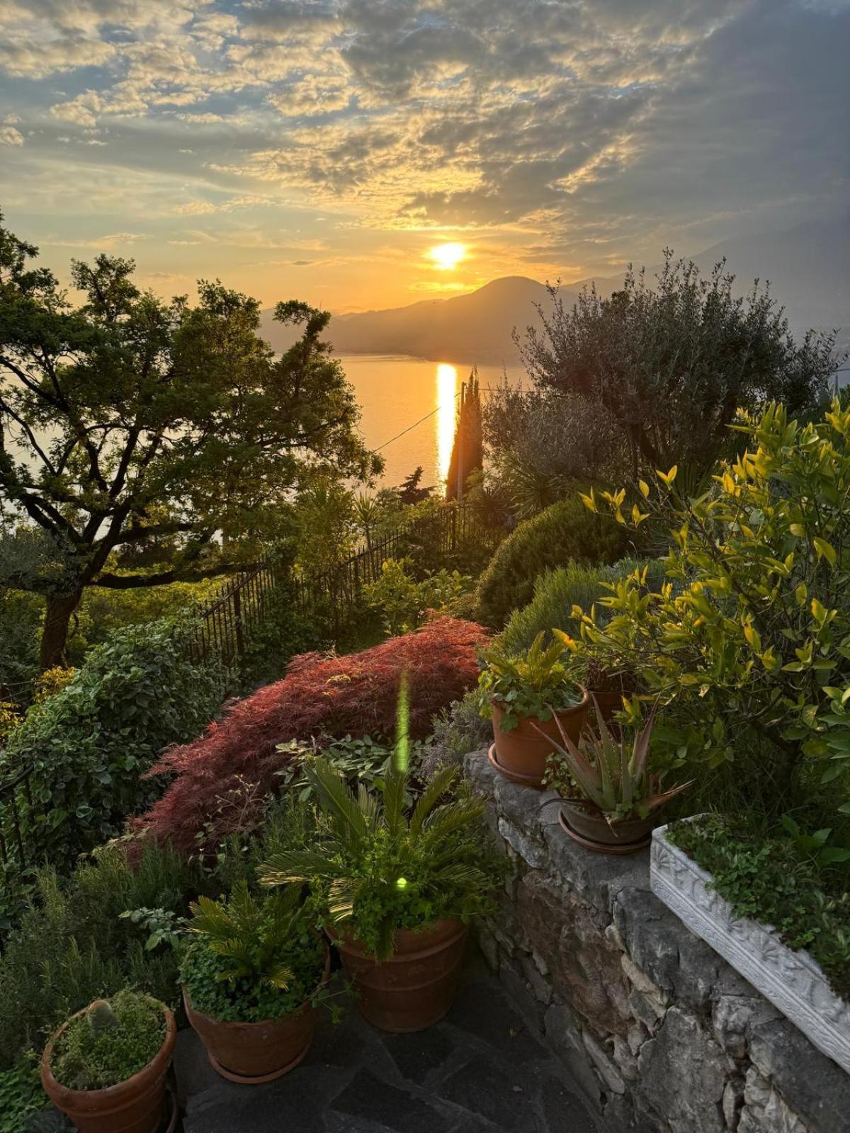 Casa Vacanze Mazurine10 Torri Del Benaco Dış mekan fotoğraf